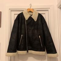 Giacca stile aviatore nera in montone sintetico