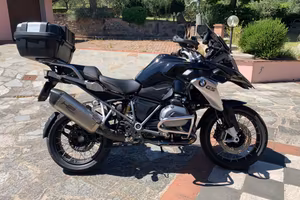 BMW GS TRIPLE BLACK
