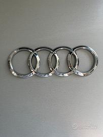 Stemma Audi  A3 posteriore originale pari al nuovo