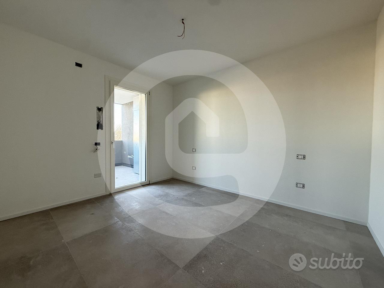 Nuovo Appartamento Quadrilocale piano primo a Sant - Vista 4