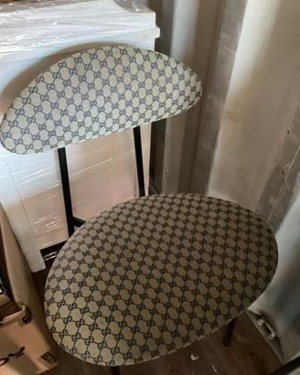 Sedia vintage rivestita monogramma Gucci