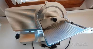 Affettatrice professionale a gravità 