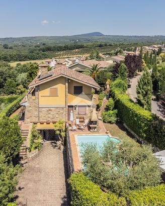 VILLA SINGOLA A SUTRI