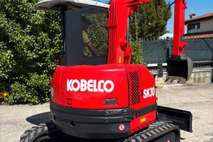 E261 - ESCAVATORE KOBELCO 30 Q SK30