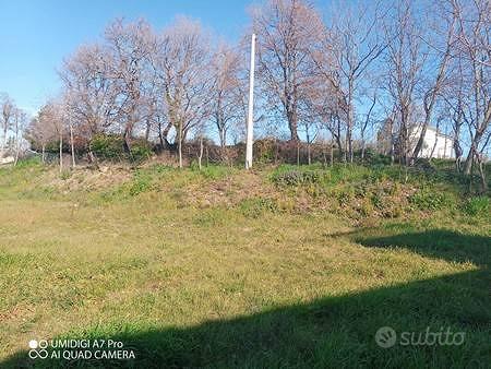 Rustico / Casale di 150 m² con più di 5 locali a C - Vista 4