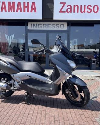 Yamaha X-Max 250