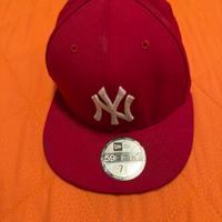 Cappello rosso New Era