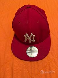 Cappello rosso New Era