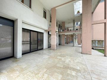 NEGOZIO A RONCADELLE