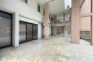 NEGOZIO A RONCADELLE