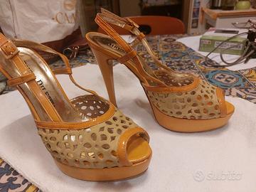 scarpe gialle