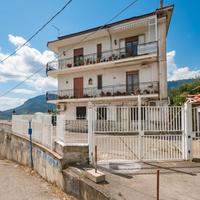 Appartamento con garage e giardino