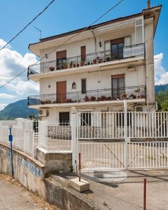 Appartamento con garage e giardino