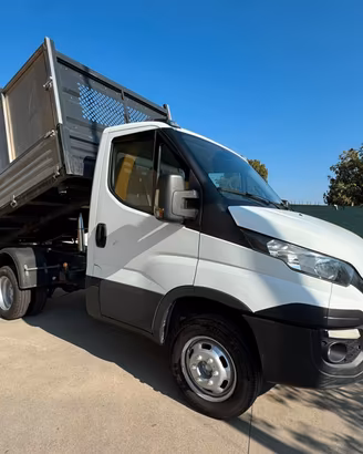 IVECO DAILY RIBALTABILE TRE LATI EURO6 - COME NUOV