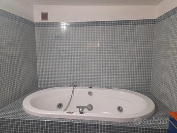 Vasca idromassaggio Jacuzzi Opalia