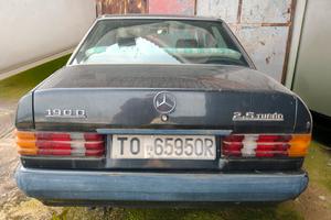 Mercedes 190D - 2.5 TD.