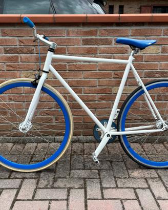 Bicicletta uomo scatto fisso e libera