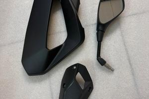 Fianchetto plastiche e specchietto dx per BMW