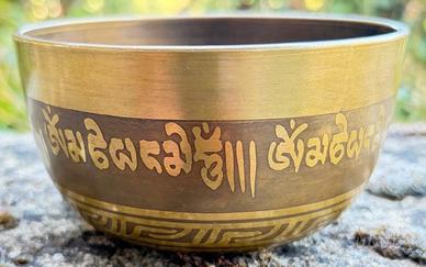 Campana Tibetana OM Incisa PMH cm. 12