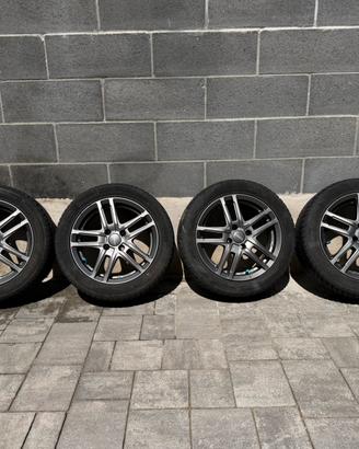 4 cerchi in lega Dezent TZ 15” gommati