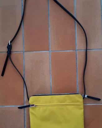 Pochette a tracolla