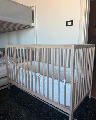 Lettino per bambini con materasso