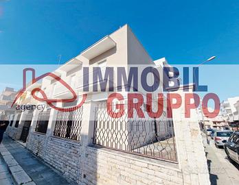Intero stabile con ampio garage
