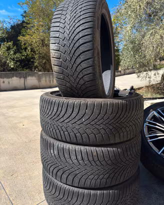 Gomme Termiche Bridgestone 225/45 R18 95V