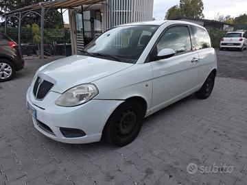 lancia ypsilon 1.4 benzina/gpl valido fino al 2030