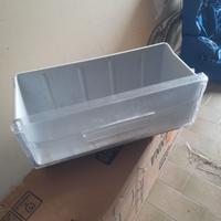 INDESIT cassetti e mensole interne frigorifero