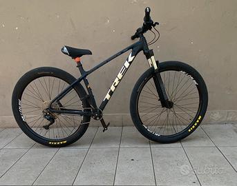 trek marlin 7 (modificata per whelie bike)