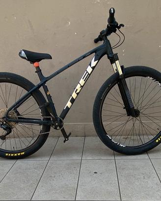 trek marlin 7 (modificata per whelie bike)