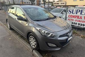 Hyundai i30 Wagon 1.6 CRDi neopaten garanzia 12 m