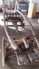 Carro agricolo antico in legno 