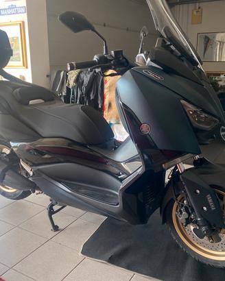 Yamaha Xmax 300