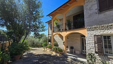 Bifamiliare a Montecchio