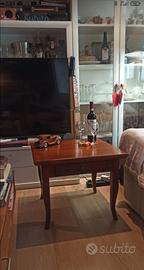 Tavolino in legno. Misure in descrizione 