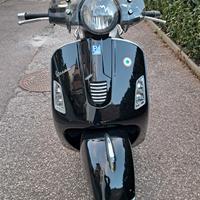 Vespa 300 gts