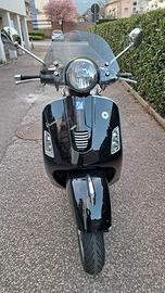 Vespa 300 gts