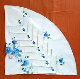 Tovaglia tonda+8 tovaglioli con fiori ricamati