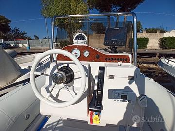 Gommone Stingher 7 mt motore Suzuki DF175TX