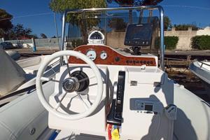 Gommone Stingher 7 mt motore Suzuki DF175TX