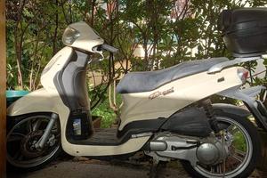 peugeot 150 cc modello tweet