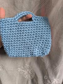 Borsa realizzata all'uncinetto