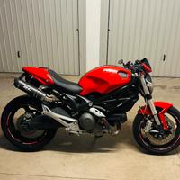 Ducati monster 696