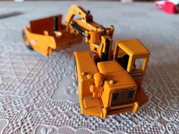 giocattolo 1:50 caterpillar