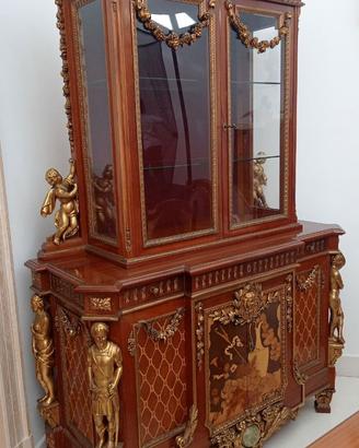 Vetrina-credenza in stile XVIII