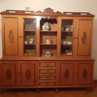 Credenza e tavolo rotondo