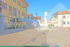 NEGOZIO A PREGNANA MILANESE