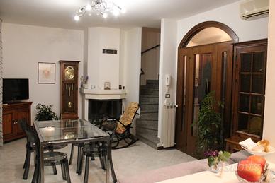 Appartamento con giardino a cento